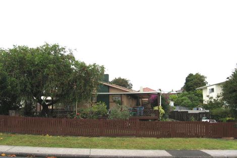 Photo of property in 17 Waitaki Street, Henderson, Auckland, 0612