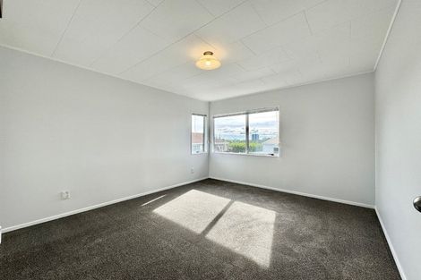 Photo of property in 1/6 Kirklow Place, Goodwood Heights, Auckland, 2105