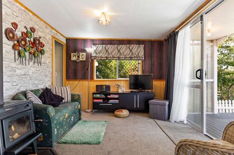 Photo of property in 4 Hugh Avenue, Hamurana, Rotorua, 3097