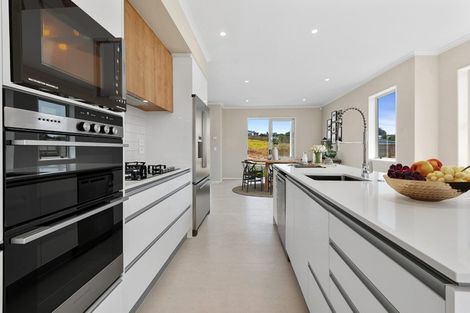 Photo of property in 23 Kukuwai Avenue, Red Beach, 0932