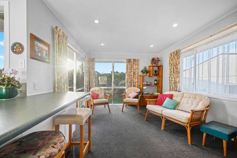 Photo of property in 17 Callard Place, Riverlea, Hamilton, 3216