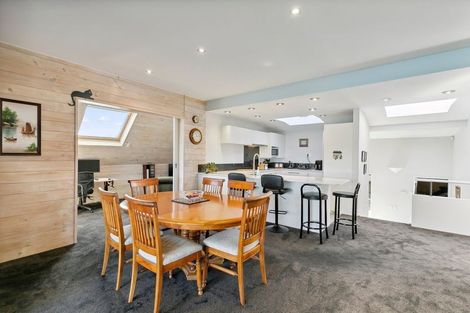 Photo of property in 3 Countess Close, Maupuia, Wellington, 6022