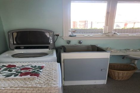 Photo of property in 19 Middlepark Road, Sockburn, Christchurch, 8042