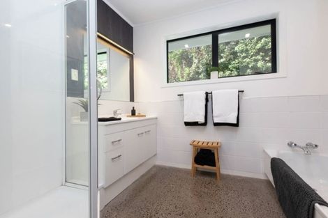 Photo of property in 64a Hattaway Avenue, Bucklands Beach, Auckland, 2012