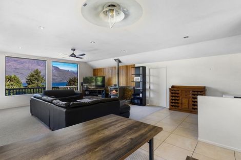 Photo of property in 5 Williams Street, Sunshine Bay, Queenstown, 9300