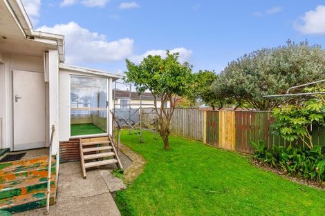 Photo of property in 17 John Street, Levin, 5510