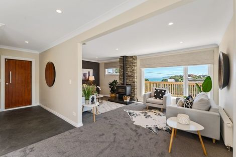 Photo of property in 2 Whanake Street, Titahi Bay, Porirua, 5022