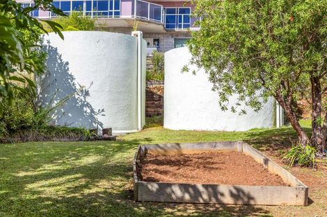 Photo of property in 18 Bay View Road, Cable Bay, 0420