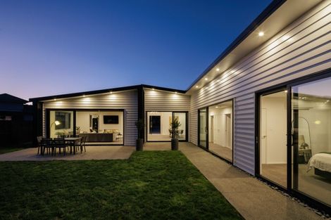 Photo of property in 27 Helen June Avenue, Flagstaff, Hamilton, 3210