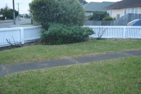 Photo of property in 11 Virgil Place, Northcote, Christchurch, 8052