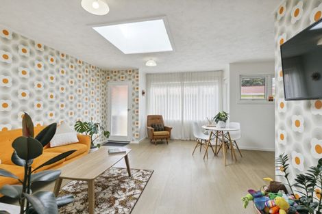 Photo of property in 10/171 Queens Drive, Lyall Bay, Wellington, 6022