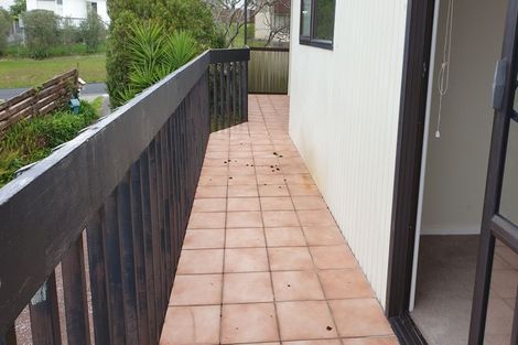 Photo of property in 1/43 Eastcliffe Road, Castor Bay, Auckland, 0620