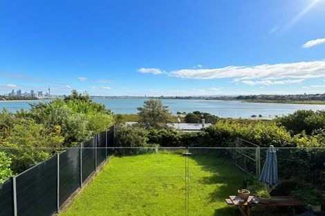 Photo of property in 2/14 Taharoto Road, Takapuna, Auckland, 0622