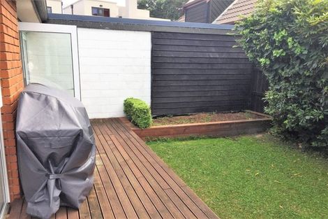 Photo of property in 2/7 Montrose Terrace, Mairangi Bay, Auckland, 0630