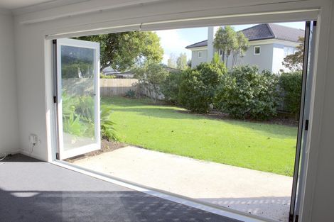 Photo of property in 2/133 Shakespeare Road, Milford, Auckland, 0620