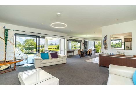 Photo of property in 10 Cochrane Drive, Kerikeri, 0230