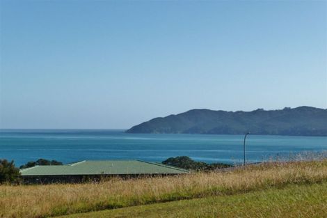 Photo of property in 10 Freyja Crescent, Coopers Beach, 0420