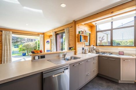 Photo of property in 23 Barrett Drive, Waikanae Beach, Waikanae, 5036