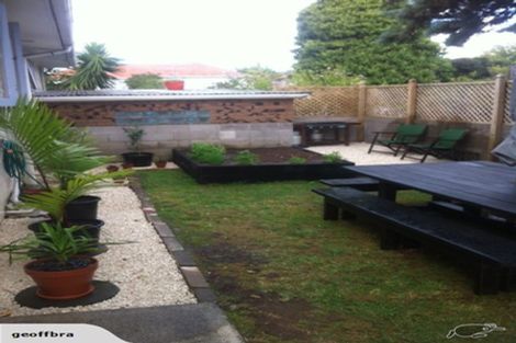 Photo of property in 2/85 Lake Road, Belmont, Auckland, 0622