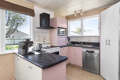 Photo of property in 1030 Grove Road, Mayfair, Hastings, 4122