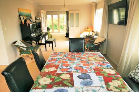 Photo of property in 28 Tyburn Lane, Unsworth Heights, Auckland, 0632