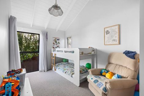 Photo of property in 28 Maori Hut Road, Red Beach, 0932