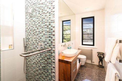 Photo of property in Broadwater Apartments, 214 Oriental Parade, Oriental Bay, Wellington, 6011