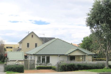 Photo of property in 121a Oceanview Road, Mount Maunganui, 3116