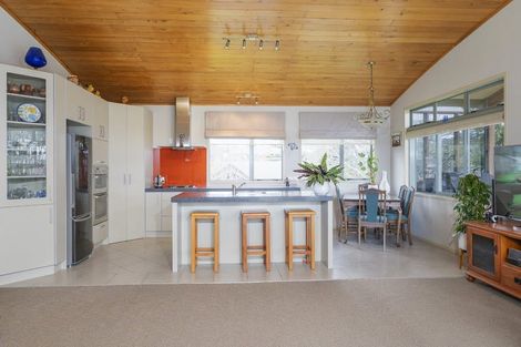 Photo of property in 16 Endeavour Place, Cooks Beach, Whitianga, 3591
