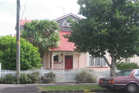 Photo of property in 10 Allenby Avenue, Devonport, Auckland, 0624