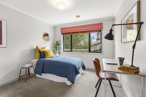 Photo of property in 5 Landsdowne Terrace, Karori, Wellington, 6012