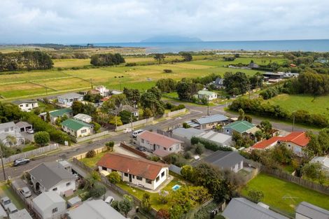 Photo of property in 64 Atkinson Avenue, Otaki Beach, Otaki, 5512