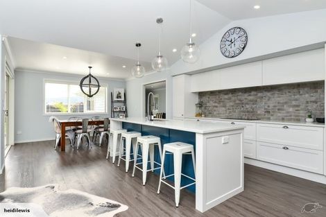 Photo of property in 32 Mike Smith Drive, Cambridge, 3434