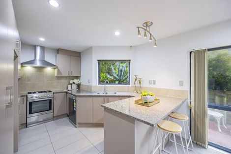 Photo of property in 3 Woodall Place, Totara Vale, Auckland, 0627