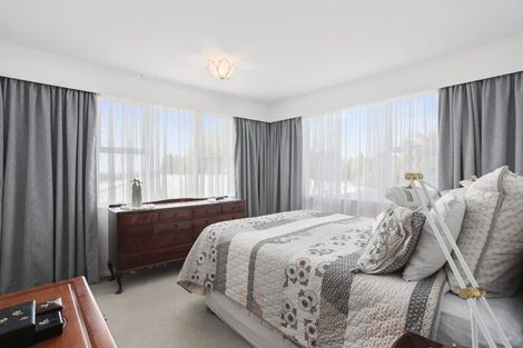 Photo of property in 110 Takahe Road, Titirangi, Auckland, 0604