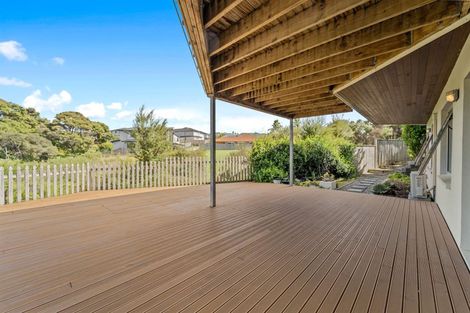 Photo of property in 25 Ballyboe Place, Pinehill, Auckland, 0632