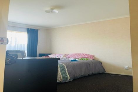 Photo of property in 62 Sandwick Drive, Weymouth, Auckland, 2103
