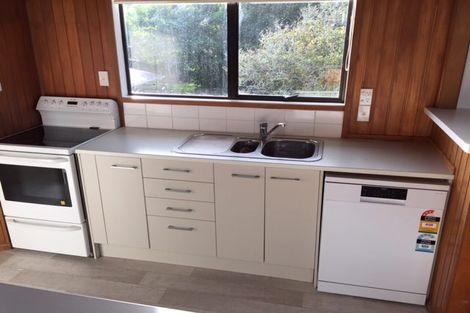 Photo of property in 94 Stanley Road, Glenfield, Auckland, 0629