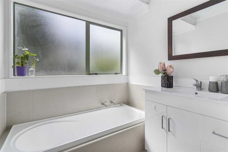 Photo of property in 2/4 Gibraltar Street, Howick, Auckland, 2014