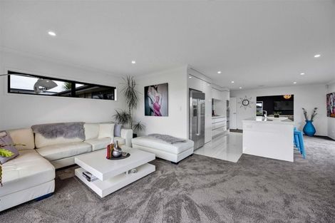 Photo of property in 17 Wentworth Lane, Waiwhakaiho, New Plymouth, 4312