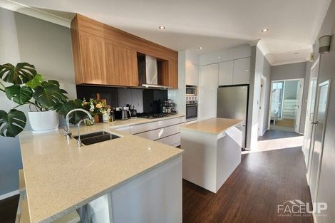 Photo of property in 7n Clearwater Cove, West Harbour, Auckland, 0618