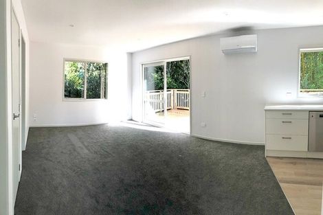 Photo of property in 42 Elliston Crescent, Stanmore Bay, Whangaparaoa, 0932