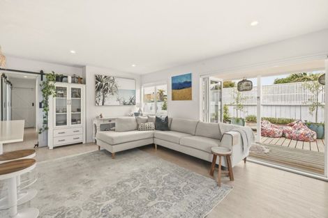 Photo of property in 5 Marjorie Lane, Papamoa Beach, Papamoa, 3118