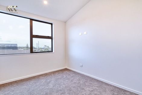 Photo of property in 3/14 Kerswill Place, Pakuranga, Auckland, 2010