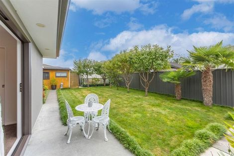 Photo of property in 12 Waitaki Way, Poraiti, Napier, 4112
