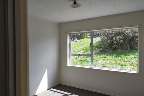 Photo of property in 16 Babich Road, Henderson Valley, Auckland, 0614