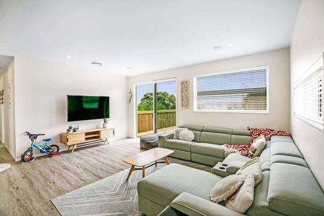 Photo of property in 103e Woodglen Road, Glen Eden, Auckland, 0602