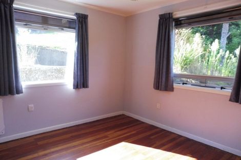 Photo of property in 35 Milton Terrace, Picton, 7220