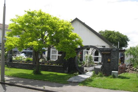 Photo of property in 22 Laing Crescent, Heathcote Valley, Christchurch, 8022