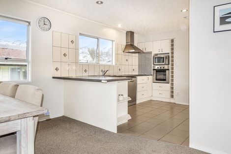 Photo of property in 48 Zita Maria Drive, Massey, Auckland, 0614